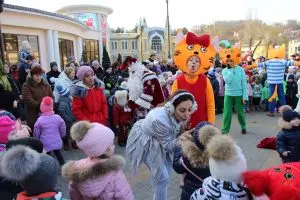 ПРАЗДНИЧНЫЕ ГУЛЯНЬЯ ПРОДОЛЖАЮТСЯ!